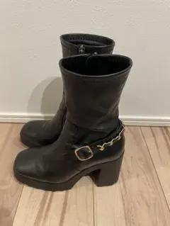 ダイアナ チェーン付き高ヒールブーツ 23cm ショートブーツ レザー 黒