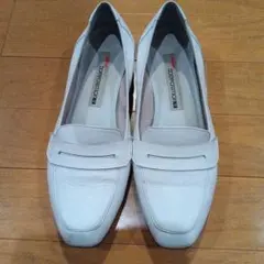 ホワイト フラットシューズ