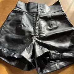 GRL 合成皮革 ハイウエストショートパンツ Mサイズ 黒
