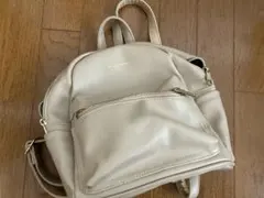 リュック ベージュ　レディース
