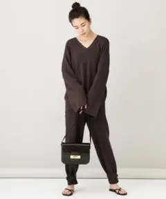Curensologyカレンソロジー　コットン　ブークレーＶニットプルオーバー