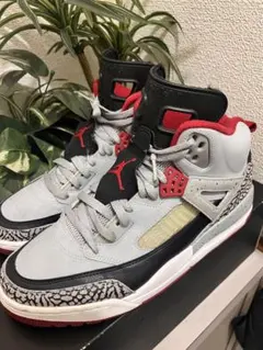 Jordan ハイカットスニーカー グレー/レッド/ブラック