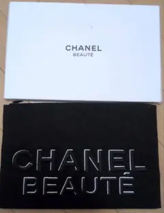 CHANEL シャネル BEAUTÉ ノベルティ ポーチ ブラック（箱付）のサムネイル
