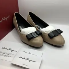 【超美品￼￼】 サルヴァトーレフェラガモ パンプス ヴァラ 24.5 ベージュ