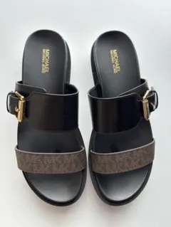 美品】MICHAEL KORS 23cm厚底 ロゴ ブラック 目立ったキズ無しのサムネイル