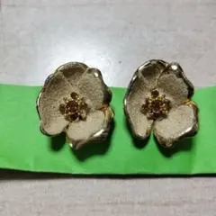 ビンテージ風 花形 イヤリング
