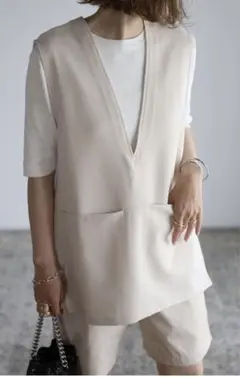 ボンジュールサガン　フロントポケットベスト　グレーベージュ