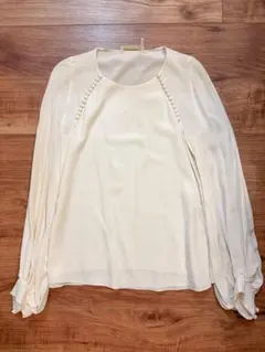 今期 Chloe 申真衣さん着用 クレープデシン製ノーカラーフレイド 
