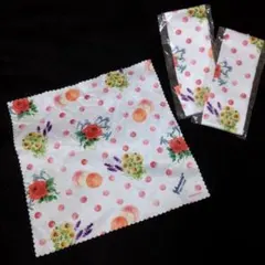 2枚セット！大きめマイクロファイバークロス！細か汚れも！可愛い花柄 メガネ拭き②