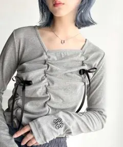 サテンリボン付き袖口刺繍ギャザーリブカットソー