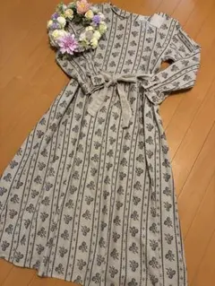 ツハルby sm2 新品タグ付　ベージュ花柄刺繍ワンピース　レトロ　極美品⭐︎