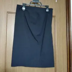 黒のタイトスカート サイドファスナー