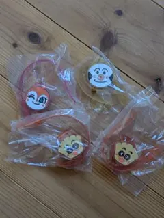 未使用 アンパンマン光るブレスレット4個セット