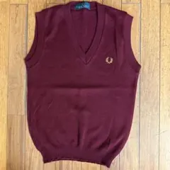 FRED PERRY Vネックベスト