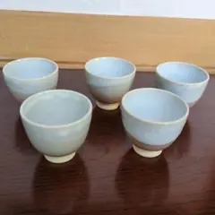 煎茶道具　湯飲み 5個セット 　 淡い青色と白色　萩焼