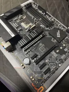 MSI PRO B660-A DDR4 マザーボード 本体のサムネイル