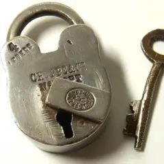 M1547 Vintage 50s YALE & TOWNE 南京錠 - メルカリ