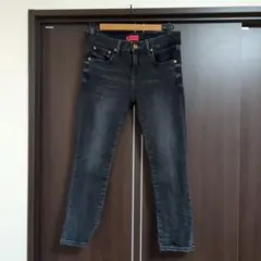 RED CARD スキニーデニムパンツ ブラックのサムネイル