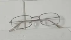 シルバーメタルフレーム 長方形メガネ