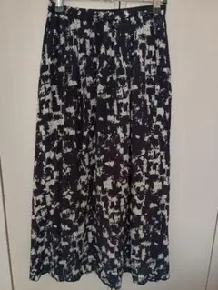 ユニクロ　UNIQLO　プリントフレアスカート　ロングスカート　Sサイズ　白黒