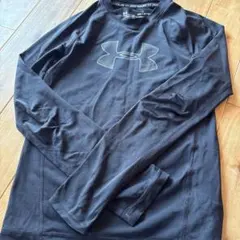 Under Armour アンダーシャツ 長袖 ブラック YSM