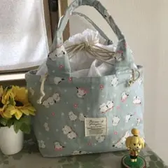 シマエナガ柄ハンドメイド巾着トートバッグ 内ポケット４個と、ボトルホルダー付き