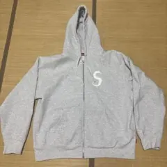 【超希少デザイン】シュプリーム⭐︎刺繍ロゴ入り ジップアップ パーカー 入手困難. 2025年最新】SUPREME ジップパーカー 刺繍の人気アイテム - メルカリ