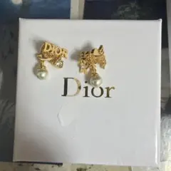 Dior ロゴ パール ストーン ピアス ゴールド