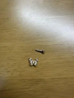 【14G 軟骨ピアス 片耳用】　シャフト8mm　モチーフ蝶×4mmゴールドボール