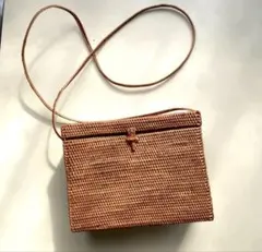 最終！美品！バリ島 アタバッグ ショルダーバッグ スクエア 蓋付き かごバッグのサムネイル