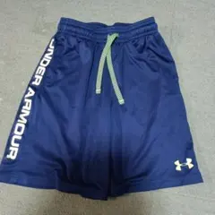 UNDER ARMOUR ネイビー ハーフパンツ 150