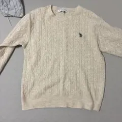 クリーム色 ニットセーター 長袖