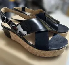 UGG 25㎝　ブラック クロスストラップサンダル