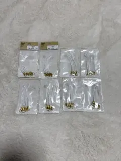 根付: ホワイトストラップ ゴールド金具 32こ