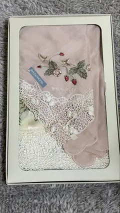 Wedgwood ピンク刺繍ハンカチ＆ナプキン