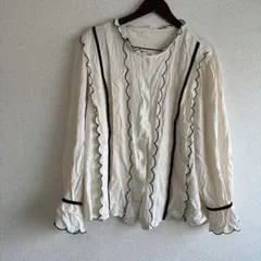 SHEIN カーブ　大きいサイズ　フリルブラウス　4XL 匿名配送のサムネイル