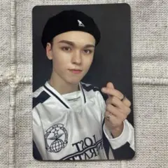 バーノン 舞い落ちる花びら トレカ SEVENTEEN