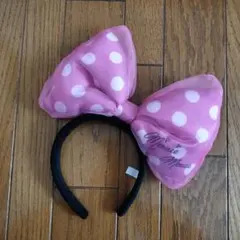 【美品】ミニーマウス　リボン　ピンク　水玉　カチューシャ　ディズニー