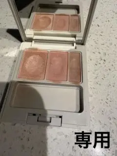 naturaglace アイシャドウパレット 04 ヌードベージュのサムネイル