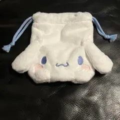 サンリオ　シナモン　大好きなお友だちといっしょ　巾着　ポーチ