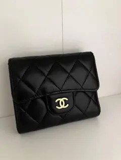 CHANEL マトラッセ 三つ折り財布 ブラックのサムネイル