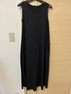 美品 ユニクロ UNIQLO ワンピース ノースリーブ 黒 S