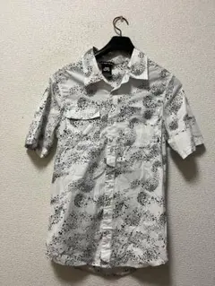 ナイキエスビー　総柄プリント　半袖シャツ　/S　白×ブラック　総柄　ストレッチ