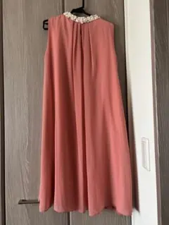 エレガントなパーティードレス ピンク