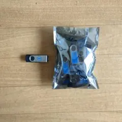 【未確認】Dell USBメモリ Flash Drive 16GBのサムネイル