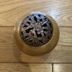 屋久杉　木製 香炉 桜透かし彫り 金属火屋付き