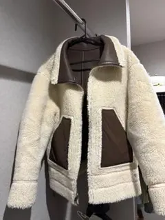 リバーシブルムートンコート アイボリーとブラウン