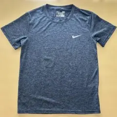 Nike ダークグレー Tシャツのサムネイル