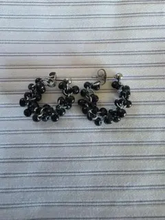 ハンドメイド★黒ビーズ フープ型ピアス断捨離中！3月31日迄掲載