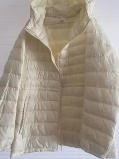 ユニクロ　ウルトラライトダウン　白